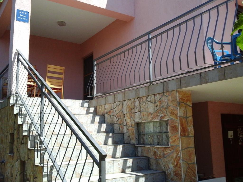Apartment Vrulje ゴルニ・カリン エクステリア 写真
