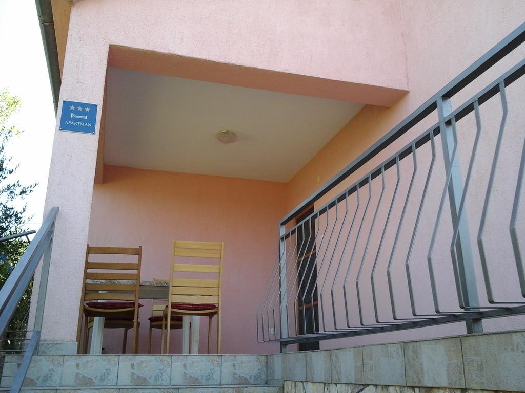 Apartment Vrulje ゴルニ・カリン エクステリア 写真