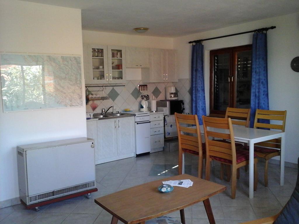 Apartment Vrulje ゴルニ・カリン エクステリア 写真
